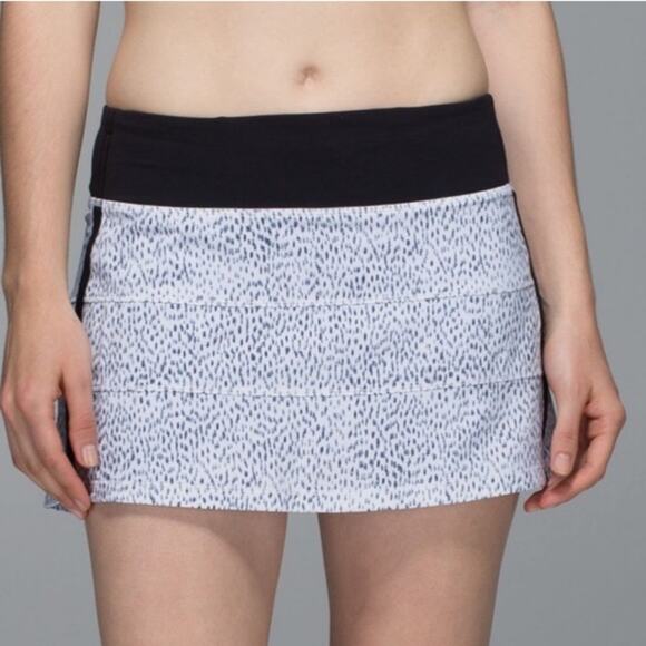 Lululemon Pace Rival Skirt II Skort Dottie Dash White Black Print Size 4 - Picture 1 of 13